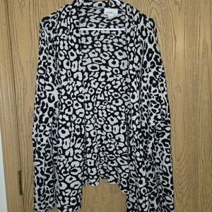 Jaclyn Smith Black and White Leopard Print Cardigan